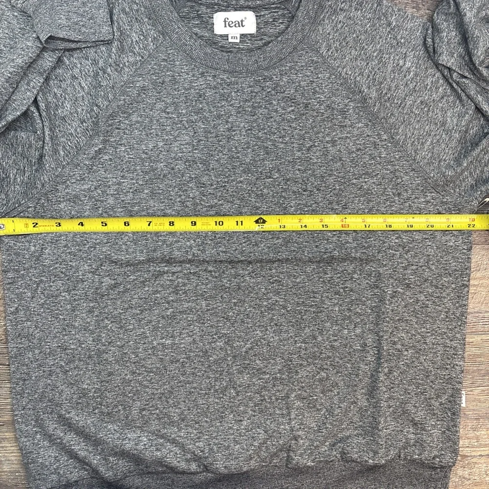 Feat Unisex Medium FlowTech Roam Crewneck Heather Gray 4 Way‎ Stretch NEW